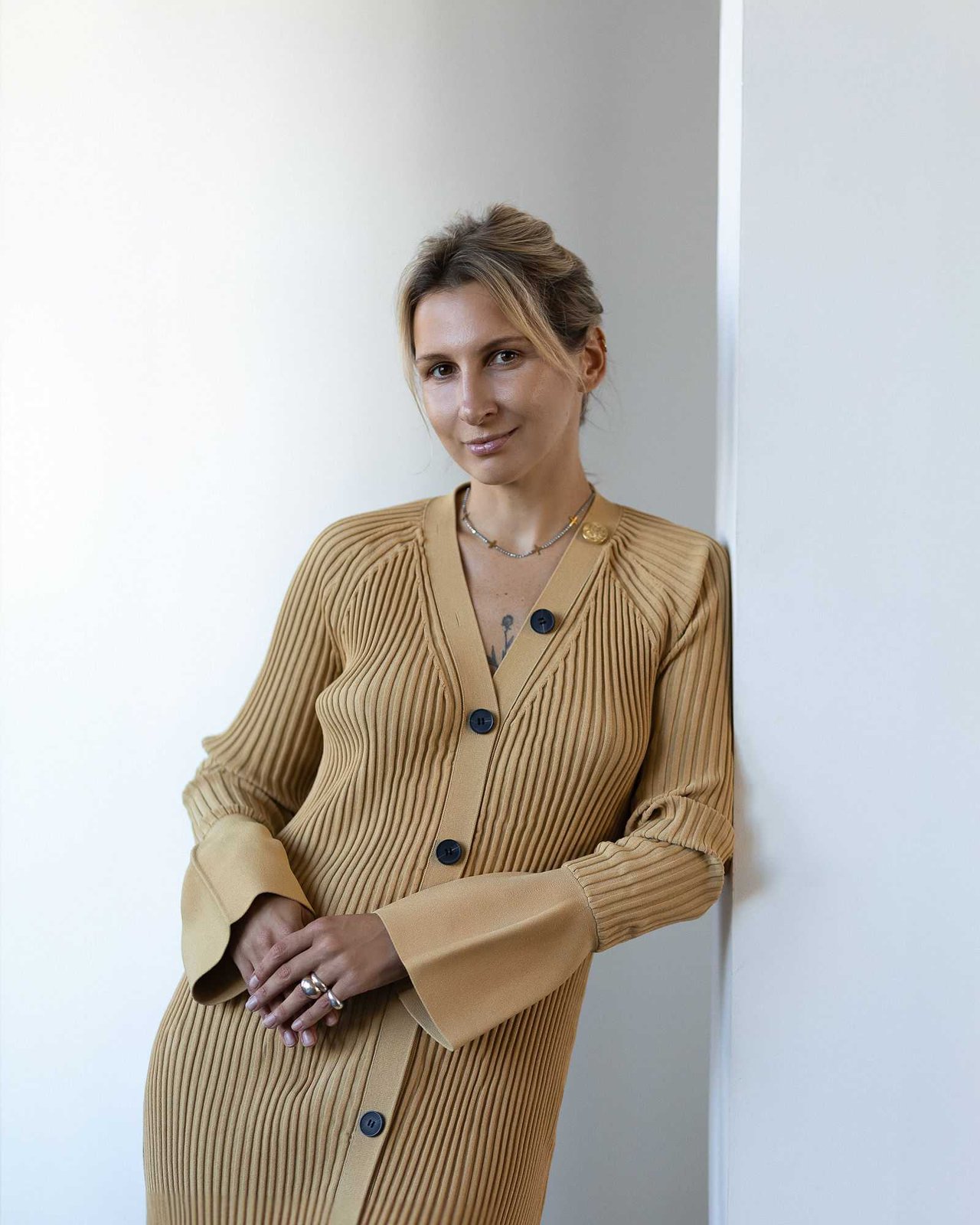 Міла Потапова, портрет